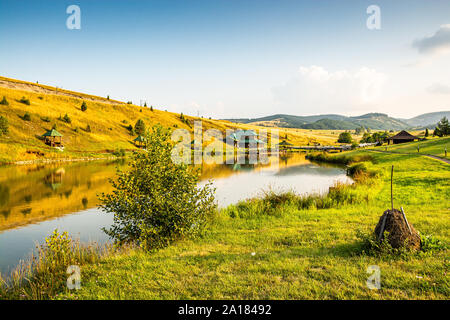 Zlatibor, Serbien - Juli 30., 2019. Jokos Frühling - Jokino Vrelo - ist eine touristische und Sports Complex in Zlatibor Stockfoto