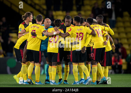 Watford, UK. 24 Sep, 2019. Torwart Heurelho Gomes von Watford an pre Match team Huddle während der carabao Pokalspiel zwischen dem Watford und Swansea City an der Vicarage Road, Watford, England am 24. September 2019. Foto von Andy Rowland. Credit: PRiME Media Images/Alamy leben Nachrichten Stockfoto