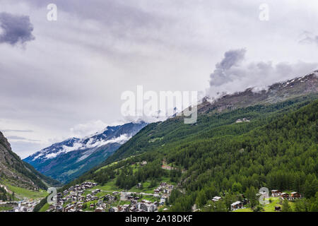 Die schöne Landschaft der Dörfer und Berg Tal Zermatt, Schweiz Stockfoto