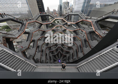 Schiff ist zwischen 30. und 34 Straßen und 10. und 11. Avenue, im Herzen von Hudson Yards, die neue Nachbarschaft von Manhattan Stockfoto