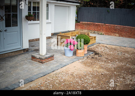 Gartenbau, blockwork, Mauerwerk, Pflaster & Fechten Stockfoto