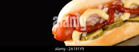 Hotdog in der rechten unteren Ecke für Stockfoto