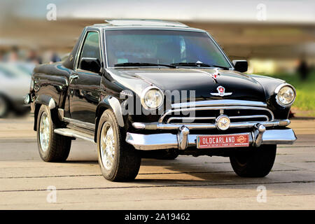 Kiew, Ukraine, 30. April 2017 - Vintage sowjetischen Auto Wolga aktualisiert und an der alten Auto Land Festival geändert Stockfoto