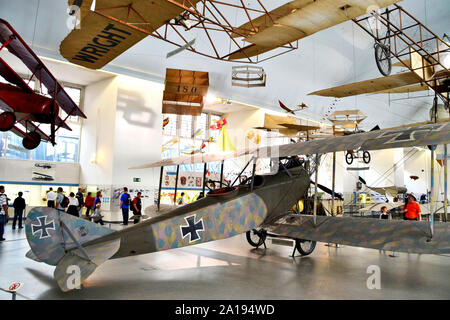 München/Deutschland - vom 19. Juni 2011: Feld der historischen Luftfahrt im Deutschen Museum (Deutsches Museum) in München, Deutschland. Stockfoto