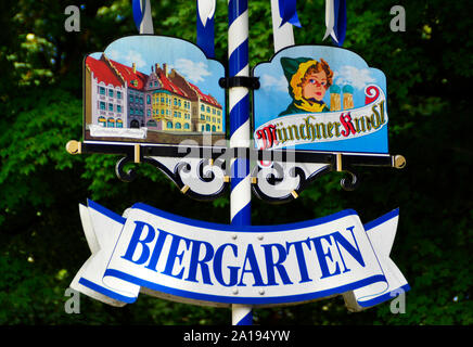 München/Deutschland - vom 22. Juni 2011: Biergarten (Biergarten) main Logo. Stockfoto