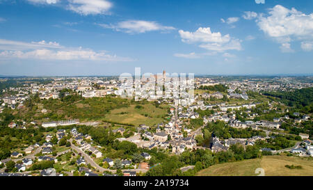 Luftbild von Rodez Stadt in Aveyron, Frankreich Stockfoto