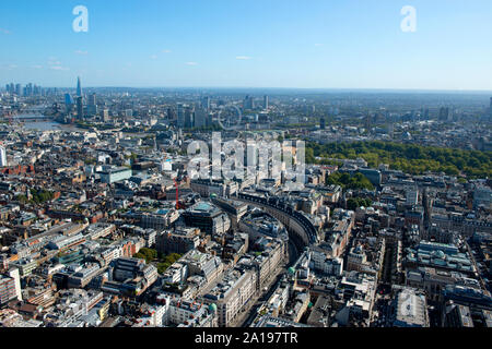 Soho, Regents Street und London aus der Luft gesehen. Stockfoto