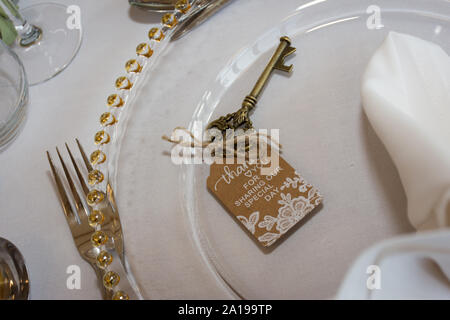 Schlüssel und Schloss Hochzeit gast Hochzeit Bevorzugung auf Tabelle einstellen Stockfoto