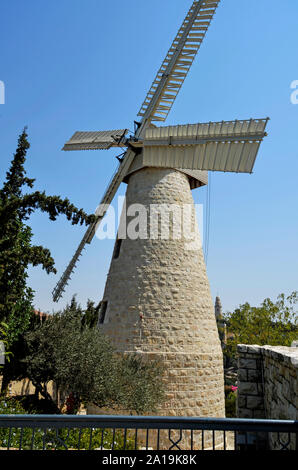 Die Mühle am Yemin Moshe, Jerusalem wurde errichtet von Moshe Moses Montefiore 1857 zum Mahlen von Getreide zu Mehl Stockfoto