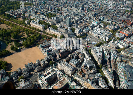 Whitehall und Trafalgar Square aus der Luft. Stockfoto