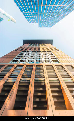 Low Angle View des Japan Center, Taunus Turm und Commerzbank Tower in das Frankfurter Finanzviertel Stockfoto