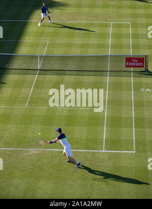 Andy Murray Großbritannien spielen Rückhand gegen Stan Wawrinka in der Schweiz. Natur Tal International 2018 - Montag, 25 Juni, 2018 - Devons Stockfoto