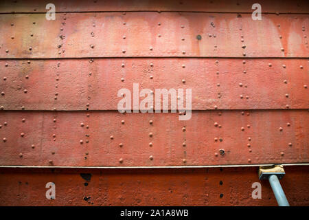 Das Bügeleisen Seite/Seiten der SS Great Britain, Brunel dampfbetriebenen Schiff im Trockendock in Bristol, UK. Aus Stahlblech; Rumpf Fugen zwischen den Platten waren doppelt im Vernietung. Stockfoto