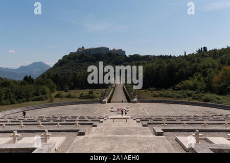 Polnischen Soldatenfriedhof in Monte Cassino im Sommer, Italien Stockfoto