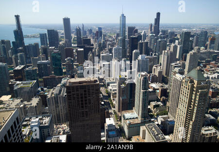 Blick über streeterville und Chicago Loop durch die Fenster des John Hancock Center Chicago Illinois Vereinigte Staaten von Amerika gesehen Stockfoto