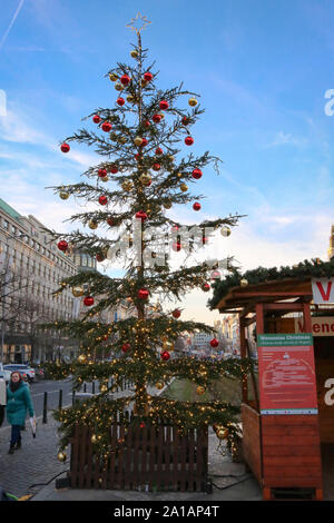 Prag während der Weihnachtszeit und Weihnachtsmarkt Jahreszeit Stockfoto