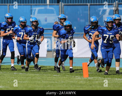 Fußball-Aktion mit RIgby vs Coeur d'Alene High School in North Idaho. Stockfoto