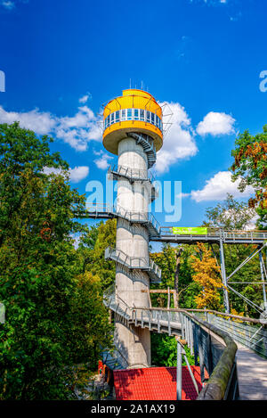 Aussichtsturm am Baumkronenpfad in Hainichen in Thüringen Deutschland Stockfoto