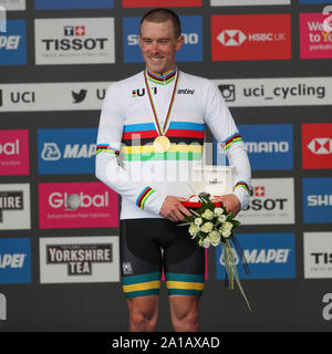 Harrogate, Großbritannien. 25 Sep, 2019. HARROGATE, 29-09-2019, Radfahren, WK WIELRENNEN, Weltmeisterschaften, tijdrit, Elite Mannen, Rohan Dennis wint de WK tijdrit voor Remco Evenepoel Credit: Pro Schüsse/Alamy leben Nachrichten Stockfoto