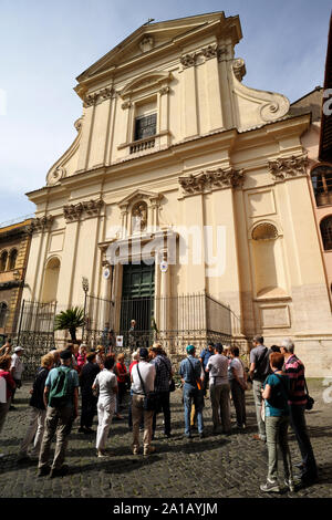 Italien, Rom, Trastevere, Kirche Santa Maria della Scala, Touristen Stockfoto