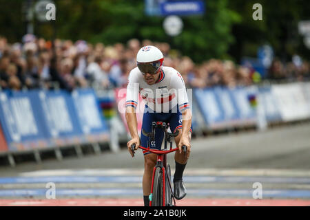 Harrogate, Großbritannien. 25. September 2019. Alex Dowsett Großbritannien Fünfter bei der 2019 UCI Road World Championships Mens Elite Einzelzeitfahren. September 25, 2019 Credit Dan-Cooke/Alamy leben Nachrichten Stockfoto