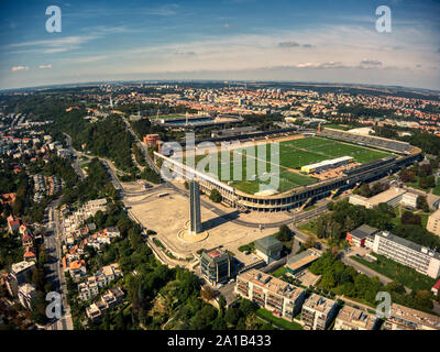 Luftbild des Stadions Strahov in Prag im Sommer Stockfoto