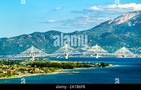 Rio-Antirrio-Brücke über den Golf von Korinth in Griechenland Stockfoto