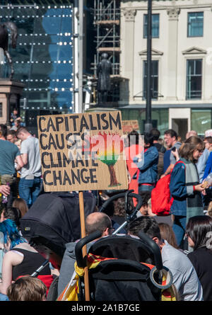 Glasgow, Schottland, Großbritannien. 20. September 2019: Menschen aus allen Altersgruppen gegen den Klimawandel in Glasgow protestieren. Stockfoto