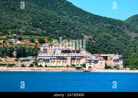 Meerblick von Xenophontos Kloster auf Athos Berg, Chalkidiki, Griechenland Stockfoto