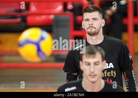 Perugia, Italien, 25. September 2019, TSIMAFE ZHUKOSKY (N. 11 PALLEGGIATORE SIR SICHERHEIT CONAD PERUGIA) während Test Match Sir Sicherheit Conad Perugia Vs Emma Villen VOLLEYBALL Volleyball italienische Serie A Männer Superleague Meisterschaft - Credit: LPS/Loris Cerquiglini/Alamy leben Nachrichten Stockfoto