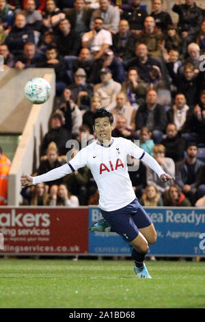 Colchester, Großbritannien. 24 Sep, 2019. Sohn Heung-Min von Tottenham Hotspur während der carabao Cup dritten Runde zwischen Colchester United und Tottenham Hotspur bei Weston Wohnungen Gemeinschaft Stadium am 24. September 2019 in Colchester, England. (Foto von Mick Kearns/phcimages.com) Credit: PHC Images/Alamy leben Nachrichten Stockfoto