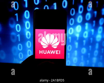 Indien. 25 Sep, 2019. In diesem Foto Illustration einer TK-Anlagen Firma Huawei logo gesehen auf dem Smartphone angezeigt. Credit: Avishek Das/SOPA Images/ZUMA Draht/Alamy leben Nachrichten Stockfoto