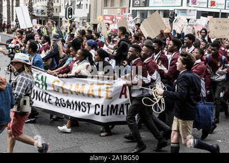 Demonstranten nehmen an den globalen Klimawandel Streik von Klima Aktivistin Greta Thunberg in Kapstadt, Südafrika - 20. März 2019 inspiriert Stockfoto