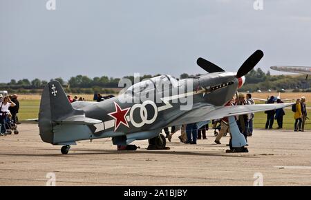 Jakowlew Yak-3 UA auf der Flightline in der Schlacht von Großbritannien Airshow am IWM, Duxford am 22. September 2019 Stockfoto