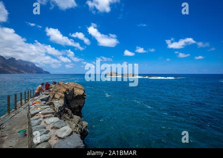 Sehr spektakuläre und wunderschöne Landschaften an der Küstenstraße TF-134 nach Almaciga und Benijo auf Teneriffa, Kanarische Inseln, Spanien Stockfoto