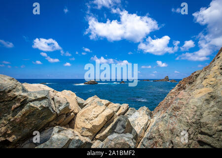 Sehr spektakuläre und wunderschöne Landschaften an der Küstenstraße TF-134 nach Almaciga und Benijo auf Teneriffa, Kanarische Inseln, Spanien Stockfoto