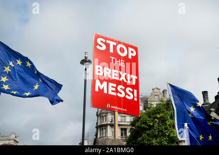 Das Parlament gibt 25. September 2019. Bleiben Plakat sagt'S top Die Brexit Chaos'. Stockfoto