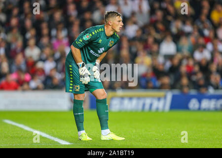 Milton Keynes, UK. 25 Sep, 2019. Torwart Stuart Moore von Milton Keynes Dons während der carabao Pokalspiel zwischen dem MK Dons und Liverpool bei Stadion: mk, Milton Keynes, England am 25. September 2019. Foto von David Horn. Credit: PRiME Media Images/Alamy leben Nachrichten Stockfoto