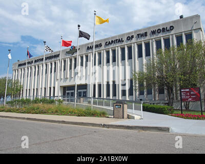 Indianapolis Motor Speedway Museum Fassade und Eingang, Indiana, Juli 28, 2019, © katharine Andriotis Stockfoto