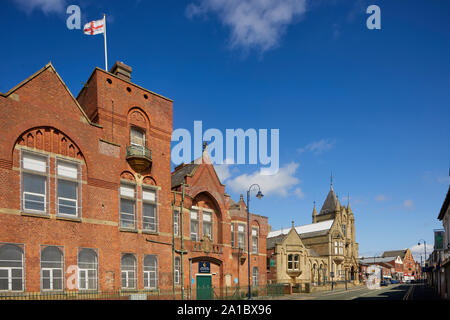 Tameside, 247 (Ashton-under-Lyne) Sqn-Kadetten die Rüstkammer auf der alten Straße territorialen Armee Ausbildung aufbauen. Es wurde im Jahre 1887 als Training Base f gebaut Stockfoto