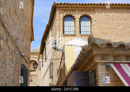 TOLEDO, SPANIEN-22 Jun 2019 - Blick auf die Sehenswürdigkeiten Synagoge von El Transito, jetzt eine Sephardische Museum in Toledo, Spanien. Stockfoto