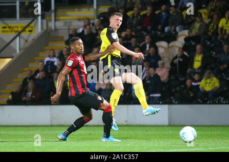 Burton Upon Trent, Großbritannien. 25 Sep, 2019. Nathan Broadhead von Burton Albion (9) schießt auf Ziel während der efl Carabao Pokalspiel zwischen dem Burton Albion und Bournemouth an der Pirelli Stadium, Burton upon Trent, England am 25. September 2019. Foto von Mick Haynes. Nur die redaktionelle Nutzung, eine Lizenz für die gewerbliche Nutzung erforderlich. Keine Verwendung in Wetten, Spiele oder einer einzelnen Verein/Liga/player Publikationen. Credit: UK Sport Pics Ltd/Alamy leben Nachrichten Stockfoto