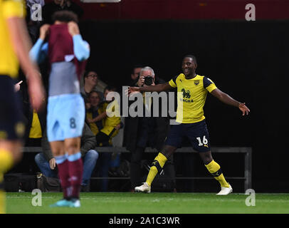 Oxford, UK. 25 Sep, 2019. 25. September 2019; Kassam Stadion, Oxford, Oxfordshire, England; englische Fußball-Liga Cup, Carabao Becher; Oxford United gegen West Ham United; Shandon Baptiste von Oxford feiert erzielte in der 90. Minute 4-0 Credit: Aktion Plus Sport Bilder/Alamy leben Nachrichten Stockfoto