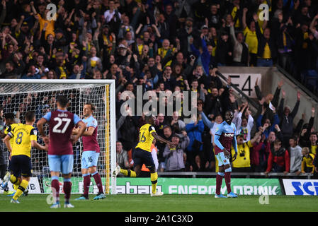 Oxford, UK. 25 Sep, 2019. 25. September 2019; Kassam Stadion, Oxford, Oxfordshire, England; englische Fußball-Liga Cup, Carabao Becher; Oxford United gegen West Ham United; Shandon Baptiste von Oxford feiert erzielte in der 90. Minute 4-0 Credit: Aktion Plus Sport Bilder/Alamy leben Nachrichten Stockfoto