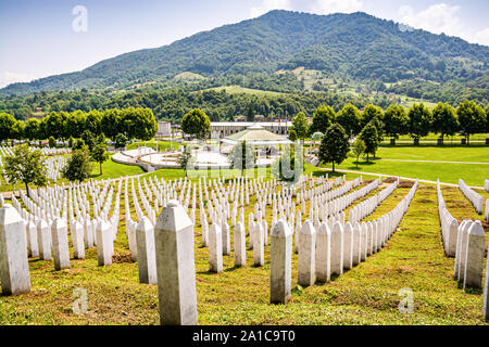 Potocari, Bosnien und Herzegowina - Juli 31., 2019. Website der Gedenkstätte für genocida in Srebrenica und Potocari Stockfoto