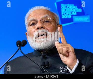 New York, USA. 25 Sep, 2019. Indische Ministerpräsident Narendra Modi spricht an der Bloomberg Global Business Forum 2019 im Plaza Hotel in New York City. Credit: Enrique Ufer/Alamy leben Nachrichten Stockfoto