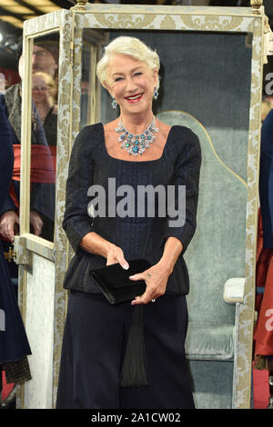 London, Großbritannien. 25 Sep, 2019. Helen Mirren sorgt sich der Himmel Atlantic UK Premiere von Katharina die Große im Curzon Mayfair in London. Credit: SOPA Images Limited/Alamy leben Nachrichten Stockfoto