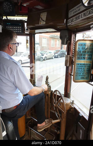 Mailand, Straßenbahn. Fahrerstand - Milano, Straßenbahn, Fahrerkabine Stockfoto