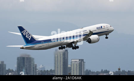 Richmond, British Columbia, Kanada. 21 Sep, 2019. Ein ANA All Nippon Airways Boeing 787-9 Dreamliner (JA 893 A) wide-Body Jet Airliner zieht aus Vancouver International Airport. Credit: bayne Stanley/ZUMA Draht/Alamy leben Nachrichten Stockfoto