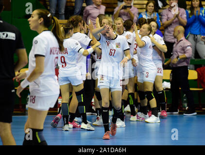 Olomouc, Tschechische Republik. 25 Sep, 2019. Tschechische Spieler sind während der Qualifier für Frauen handball Europameisterschaft Tschechien vs Portugal in Olomouc, Tschechische Republik, 25. September 2019 gesehen. Credit: Ludek Perina/CTK Photo/Alamy leben Nachrichten Stockfoto